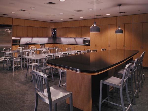 濟(jì)南辦公室裝修設(shè)計中的色彩搭配雷區(qū)你知道嗎